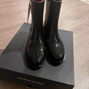 Tommy Hilfiger Glossy Black Boots size 6